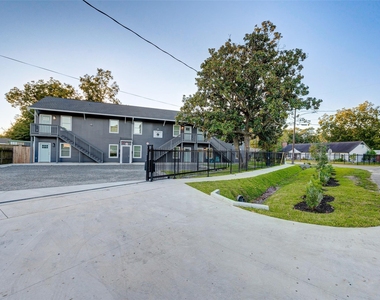 72 Burress Street - Photo Thumbnail 20