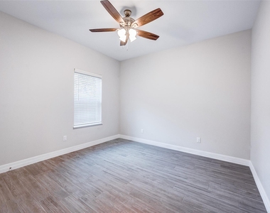 72 Burress Street - Photo Thumbnail 14