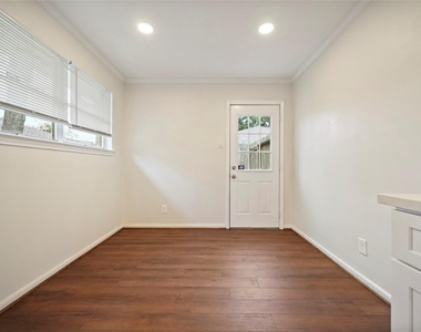 1807 Shadow Bend Drive - Photo Thumbnail 14