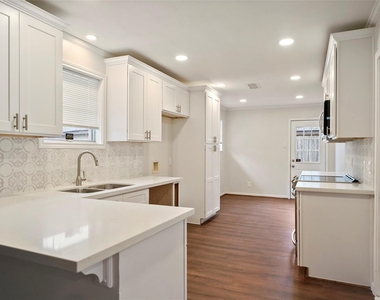 1807 Shadow Bend Drive - Photo Thumbnail 11