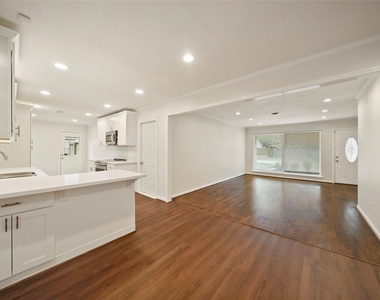 1807 Shadow Bend Drive - Photo Thumbnail 12