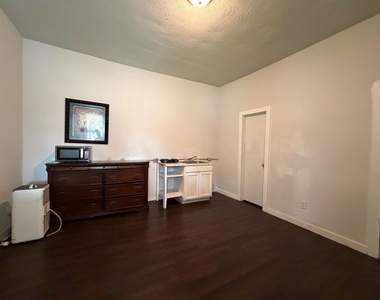 1211 W Park Avenue - Photo Thumbnail 3