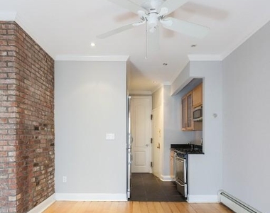 Avenue B - Photo Thumbnail 3