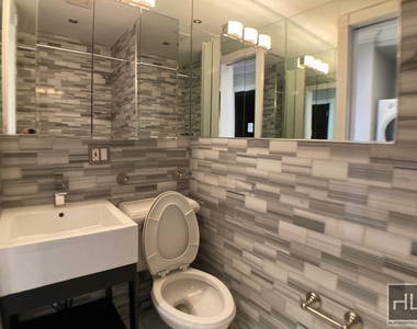West 53 Street - Photo Thumbnail 4