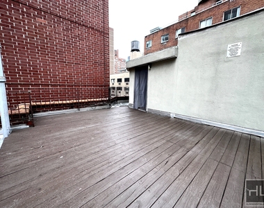 East 23rd Street - Photo Thumbnail 5