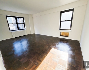 East 57 Street - Photo Thumbnail 1