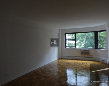 East 69 Street - Photo Thumbnail 1