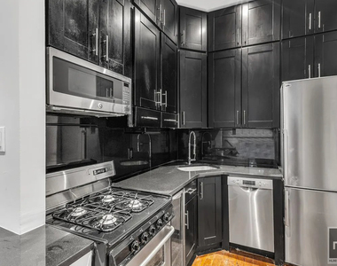 Hudson St - Photo Thumbnail 1