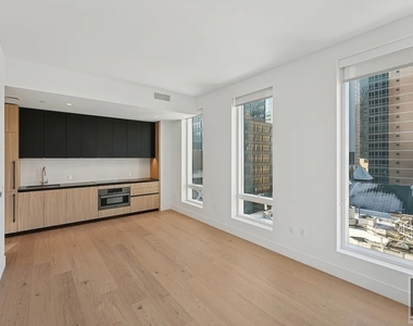 West 43rd Street - Photo Thumbnail 2
