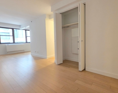 East 39th Street - Photo Thumbnail 2