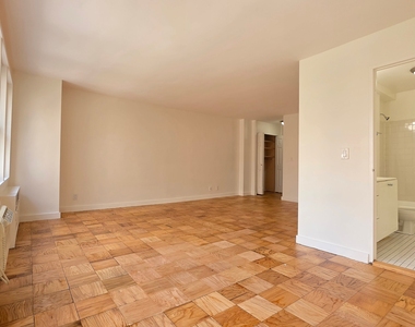 East 36 Street - Photo Thumbnail 2