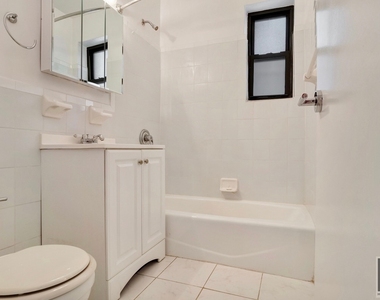 East 55 Street - Photo Thumbnail 6