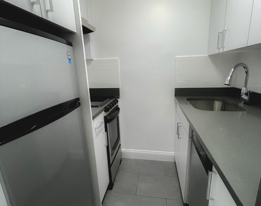 West 73rd Street - Photo Thumbnail 4