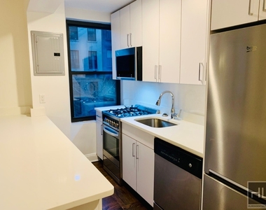 East 38 Street - Photo Thumbnail 4