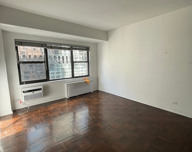 East 57 Street - Photo Thumbnail 1