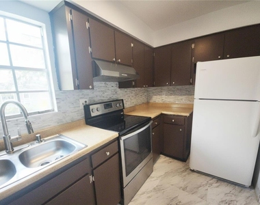 14422 Reuter Strasse Circle - Photo Thumbnail 7