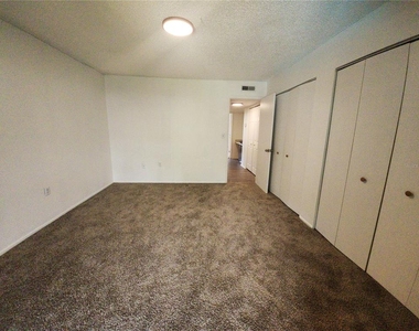 14422 Reuter Strasse Circle - Photo Thumbnail 13
