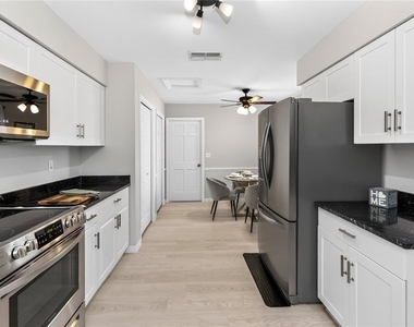172 Deer Lake Circle - Photo Thumbnail 5