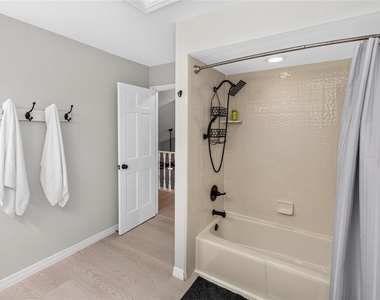 172 Deer Lake Circle - Photo Thumbnail 39