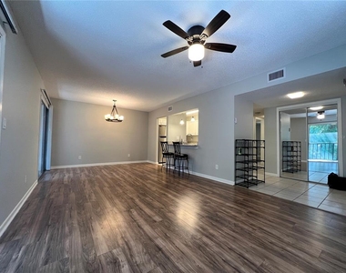 100 Sweetgum Woods Court - Photo Thumbnail 2