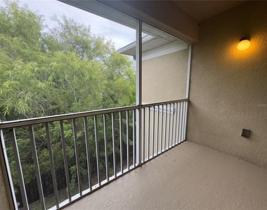 9507 Amberdale Court - Photo Thumbnail 9