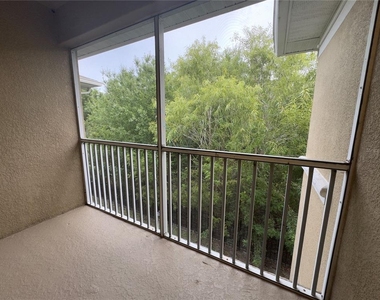 9507 Amberdale Court - Photo Thumbnail 8