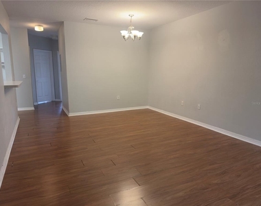 9507 Amberdale Court - Photo Thumbnail 6