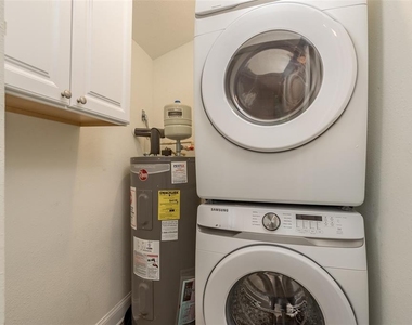 206 W Warren Avenue - Photo Thumbnail 17