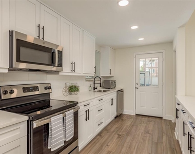 206 W Warren Avenue - Photo Thumbnail 10