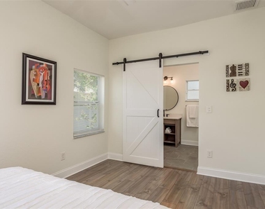 206 W Warren Avenue - Photo Thumbnail 20