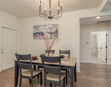 206 W Warren Avenue - Photo Thumbnail 15