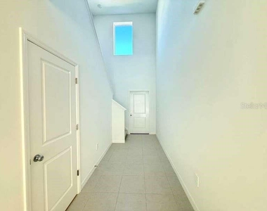 11913 Noble Chase Path - Photo Thumbnail 6