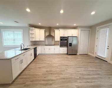 2125 W Saint Joseph Street - Photo Thumbnail 4