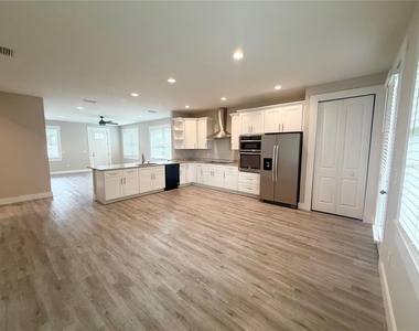 2125 W Saint Joseph Street - Photo Thumbnail 5