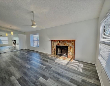 4025 Angel Oak Court - Photo Thumbnail 5
