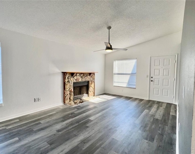 4025 Angel Oak Court - Photo Thumbnail 9