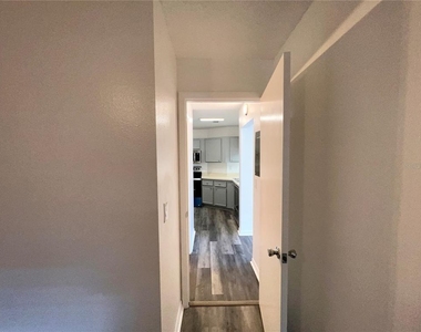 4025 Angel Oak Court - Photo Thumbnail 24