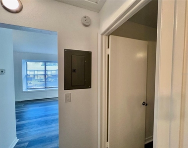 4025 Angel Oak Court - Photo Thumbnail 20