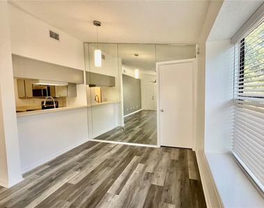 4025 Angel Oak Court - Photo Thumbnail 7