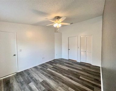 4025 Angel Oak Court - Photo Thumbnail 28