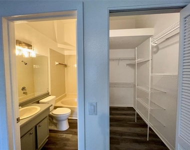 4025 Angel Oak Court - Photo Thumbnail 31