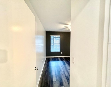 4025 Angel Oak Court - Photo Thumbnail 21