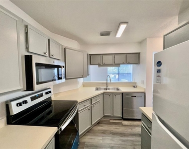 4025 Angel Oak Court - Photo Thumbnail 14