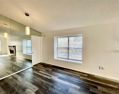 4025 Angel Oak Court - Photo Thumbnail 25