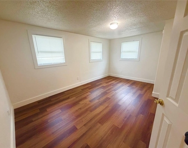 1502 W Grace Street - Photo Thumbnail 12