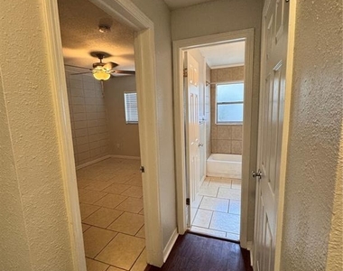 121 E Patterson Street - Photo Thumbnail 5
