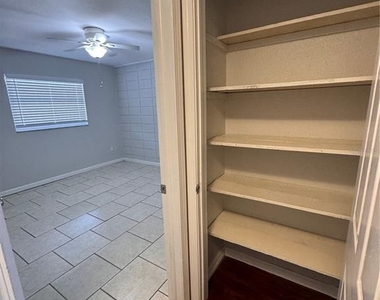 121 E Patterson Street - Photo Thumbnail 8