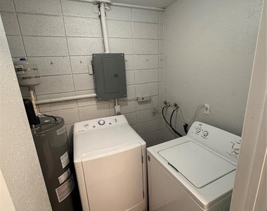 121 E Patterson Street - Photo Thumbnail 15
