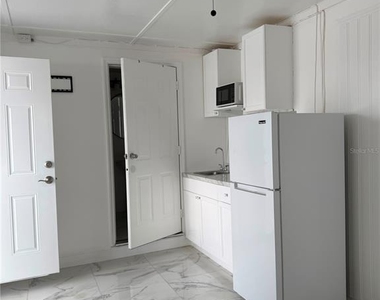 4514 W Fern Street - Photo Thumbnail 6