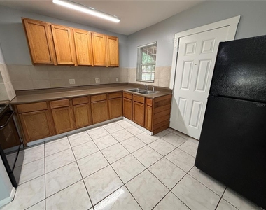 2705 6th Street W - Photo Thumbnail 3